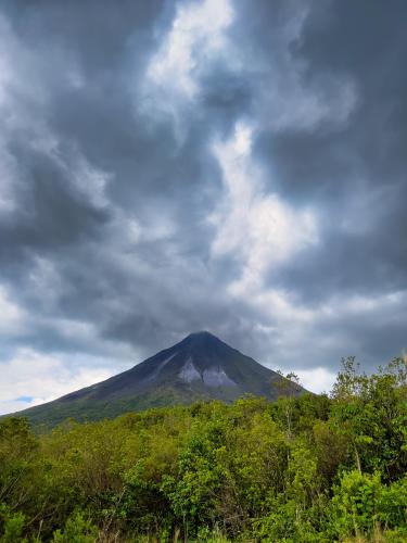 Arenal Volcano, Costa Rica from a national park trail [3024×4032]