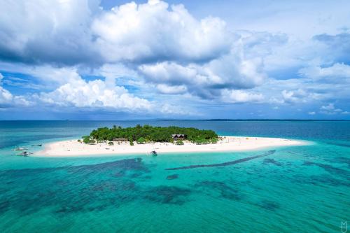 “I don’t mind being stranded here.”Patawan Island, Balabac, Palawan, Philippines