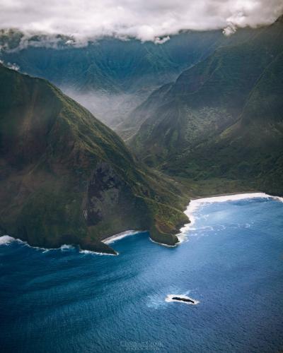 A nice shot I got of the north coast of Molokai