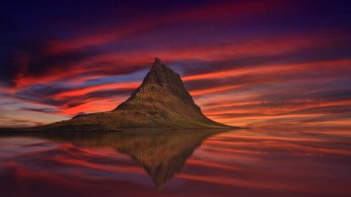 Kirkjufell Mountain