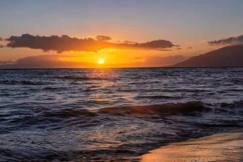 Sunset on a Maui beach