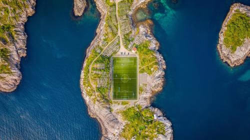 Henningsvaer Stadium