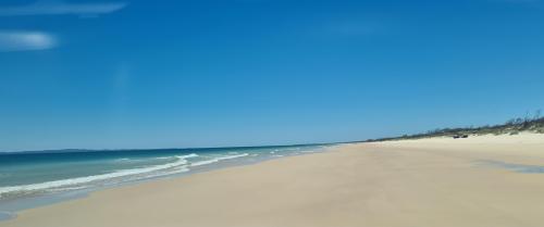 Ocean Beach, Bribie Island, Queensland, Australia. 3849 x 1611