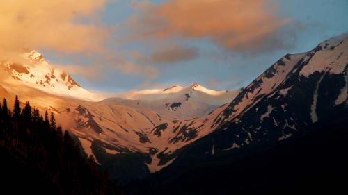 Mountains With Snow