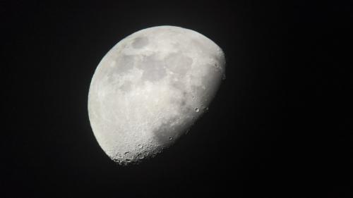 Celestron NexStar 6SE and iPhone - Moon