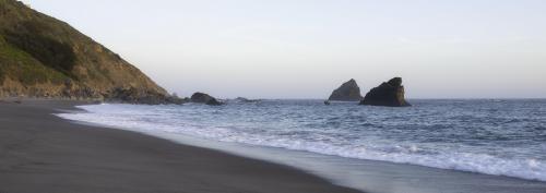 Navarro beach and its shark-fin shaped sea stacks Northern California