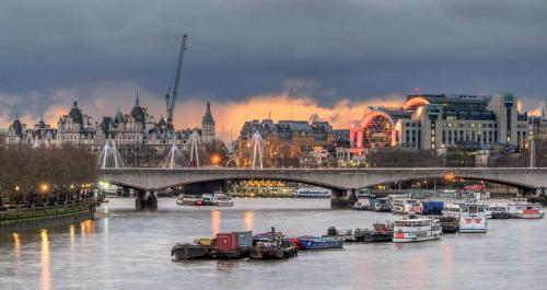 Looking up the River Thames, London. .