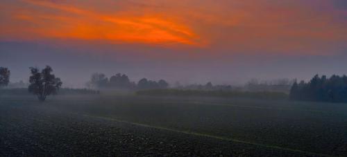 Foggy landscape in Maranello, Italy  [7480×3394]