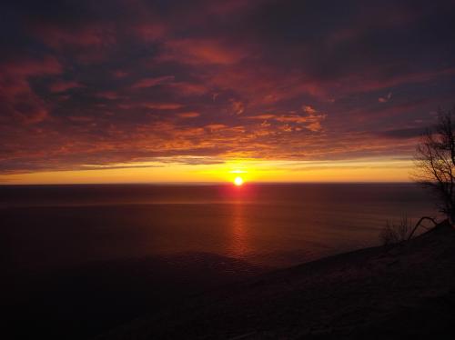 Who doesn't love a good sunset over the water?