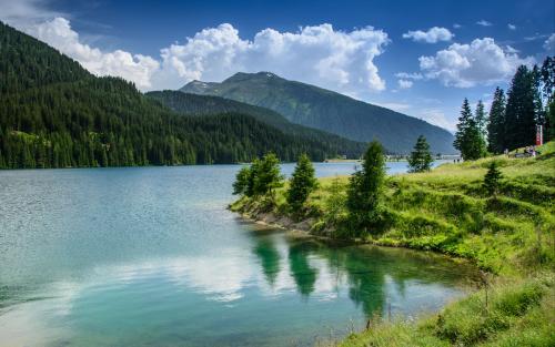 Lake &amp; mountains