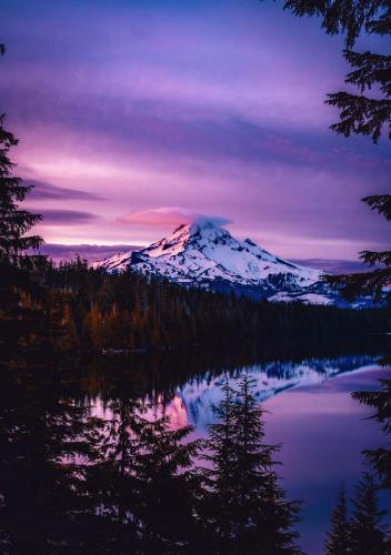 Pink sunrise over Mount Hood in Oregon  @zanexdaniel