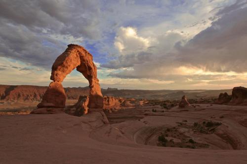 Delicate Arch  [5483 × 3656]