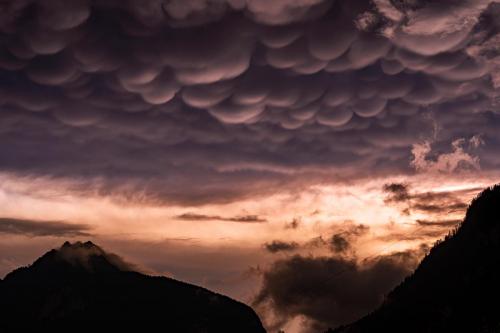 Mammatus clouds over Canazei, Italian Alps [ph. Simone Deb, Jul 2019]