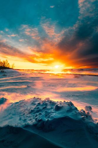Blustery Lake Superior Sunset on the Keweenaw Peninsula  [3456 × 5184]