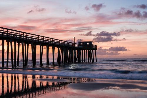 Beach Sunrise Wallpaper Background :