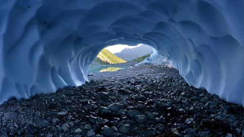 Glacier cave