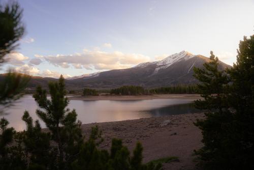A quiet evening at Dillon Reservoir, Dillon, CO, USA
