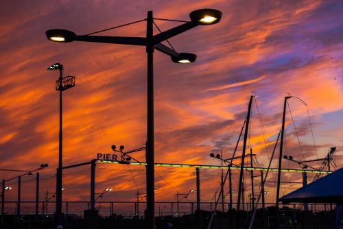 Sunset over Brooklyn Bridge Park 