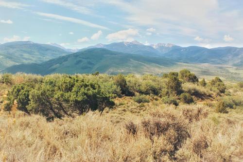  Just North of Vail, CO in the Rocky Mountains [5184x3456]