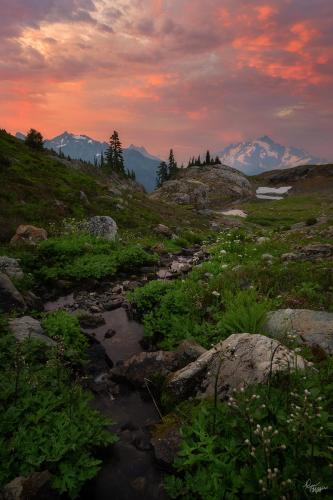 Beautiful hazy sunrise in the North Cascades, Washington