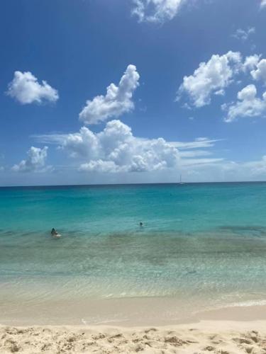 Mullet Bay Beach, Saint Maarten