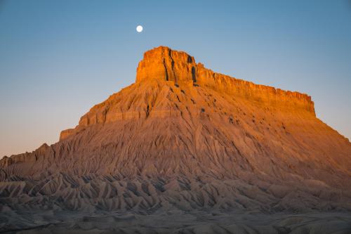 Moonrise &amp; Sunrise, Factory Butte, Utah