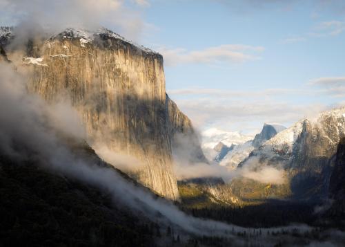 El Capitan and Half Dome in October 2021 at golden hour  ig: @cwaynephotography