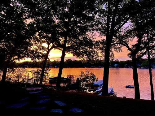 Sunrise on Okauchee lake . Wi