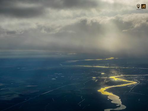 View of the Snake River from the air. Near Twin Falls, ID
