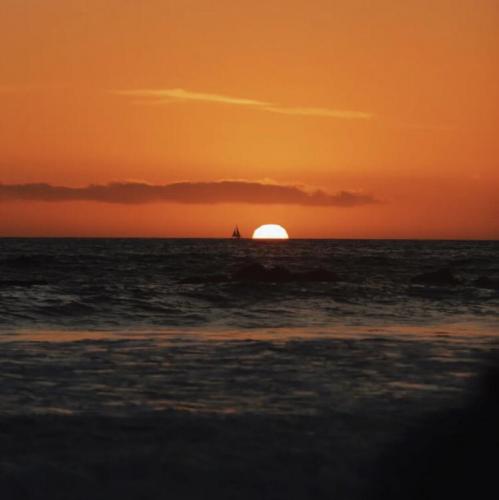 The most beautiful sunset on the journey, you must watch the sunset at sea, LA/Santa Monica State Beach